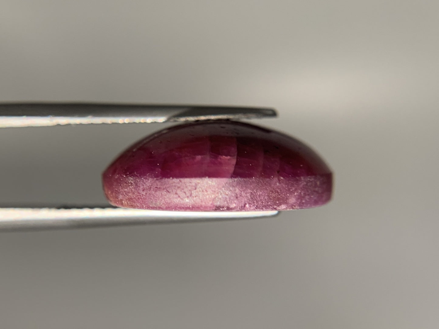 スタールビー 天然 20.351ct 宝石ソーティング付き 17.4㎜×15.7㎜×6.7㎜ ルース（ 裸石 ） 7668Y