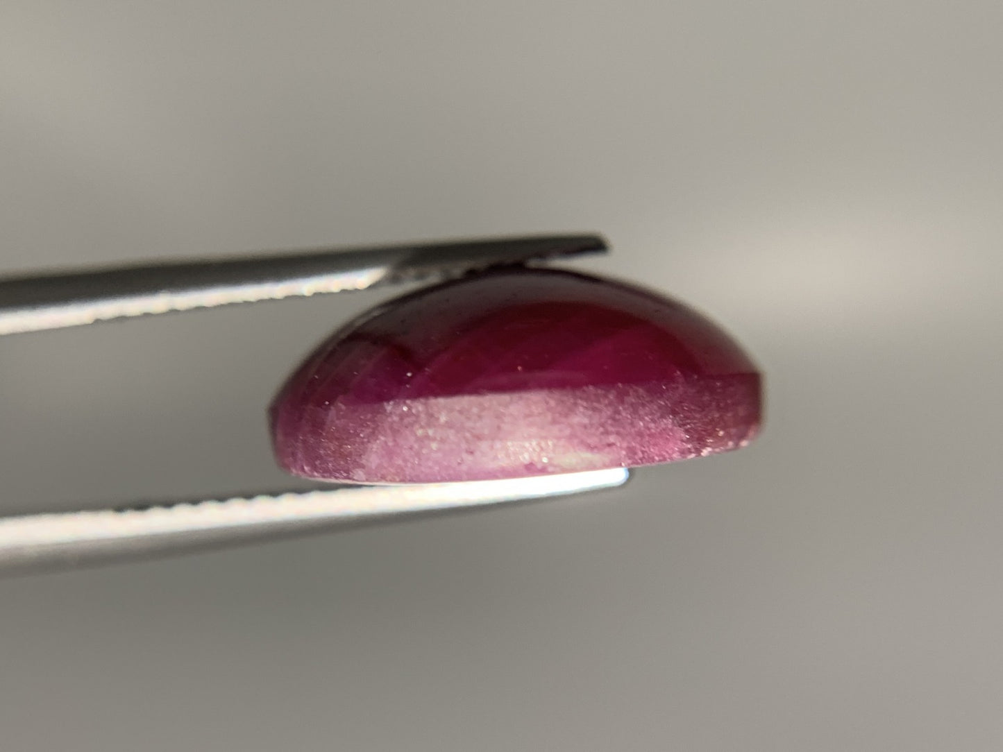スタールビー 天然 20.351ct 宝石ソーティング付き 17.4㎜×15.7㎜×6.7㎜ ルース（ 裸石 ） 7668Y
