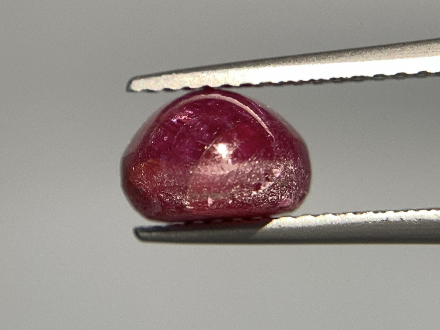 スタールビー 5.302ct 宝石ソーティング付き  10.2㎜×8.2㎜×5.7㎜   ルース（ 裸石 ） 2345Y