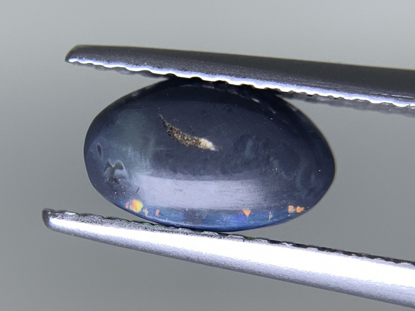 ブラックオパール 天然  0.794ct  宝石ソーティング付き  8.2㎜×5.2㎜×3.0㎜ ルース（ 裸石 ）  5738Y