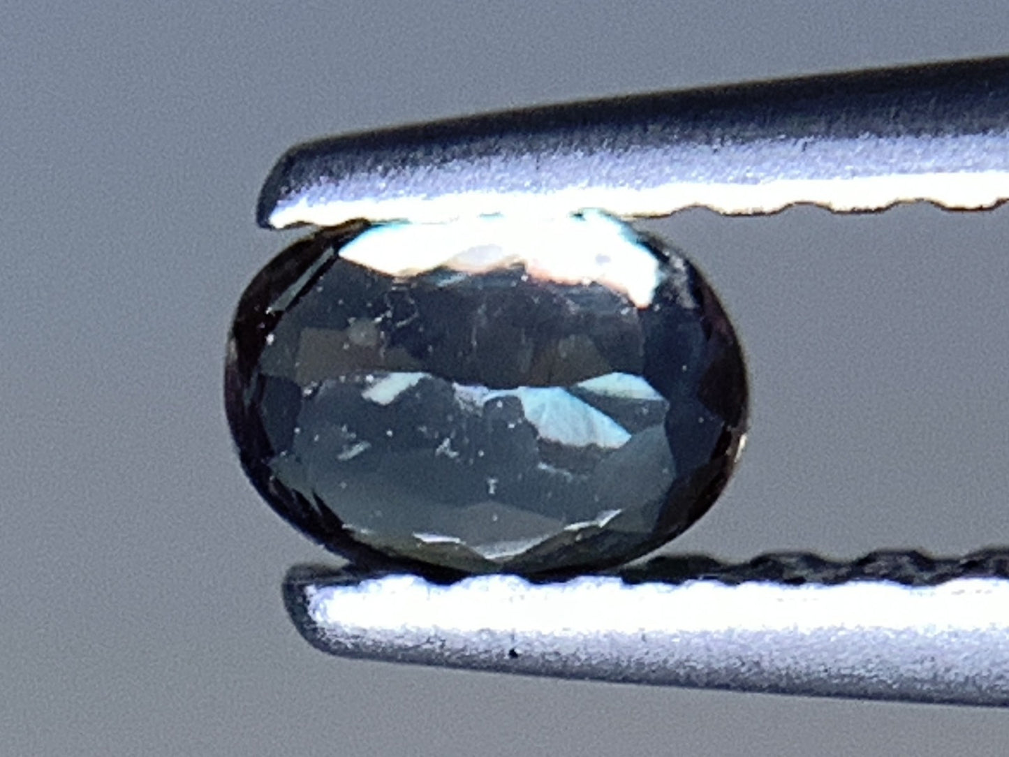 アレキサンドライト 天然 0.279ct 中央宝石ソーティング付き 4.17㎜×3.08㎜×2.39㎜ ルース（ 裸石 ） 6622Y