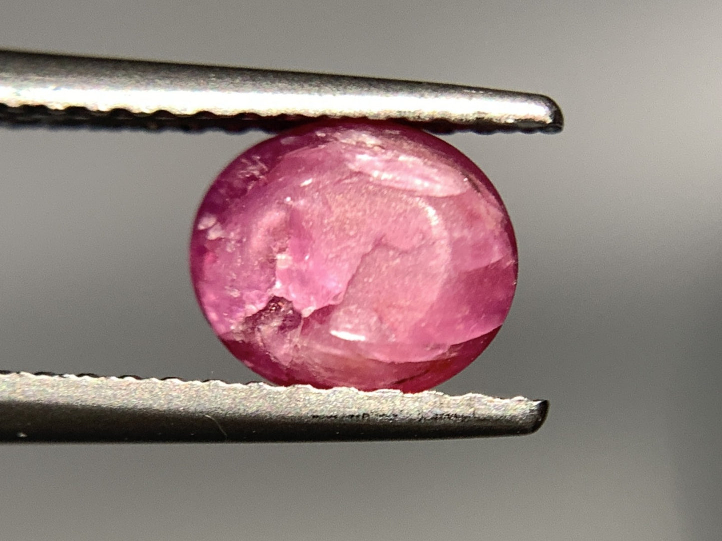 スタールビー 1.358ct 宝石ソーティング付き  6.6㎜×5.8㎜×3.5㎜   ルース（ 裸石 ） 2435Y