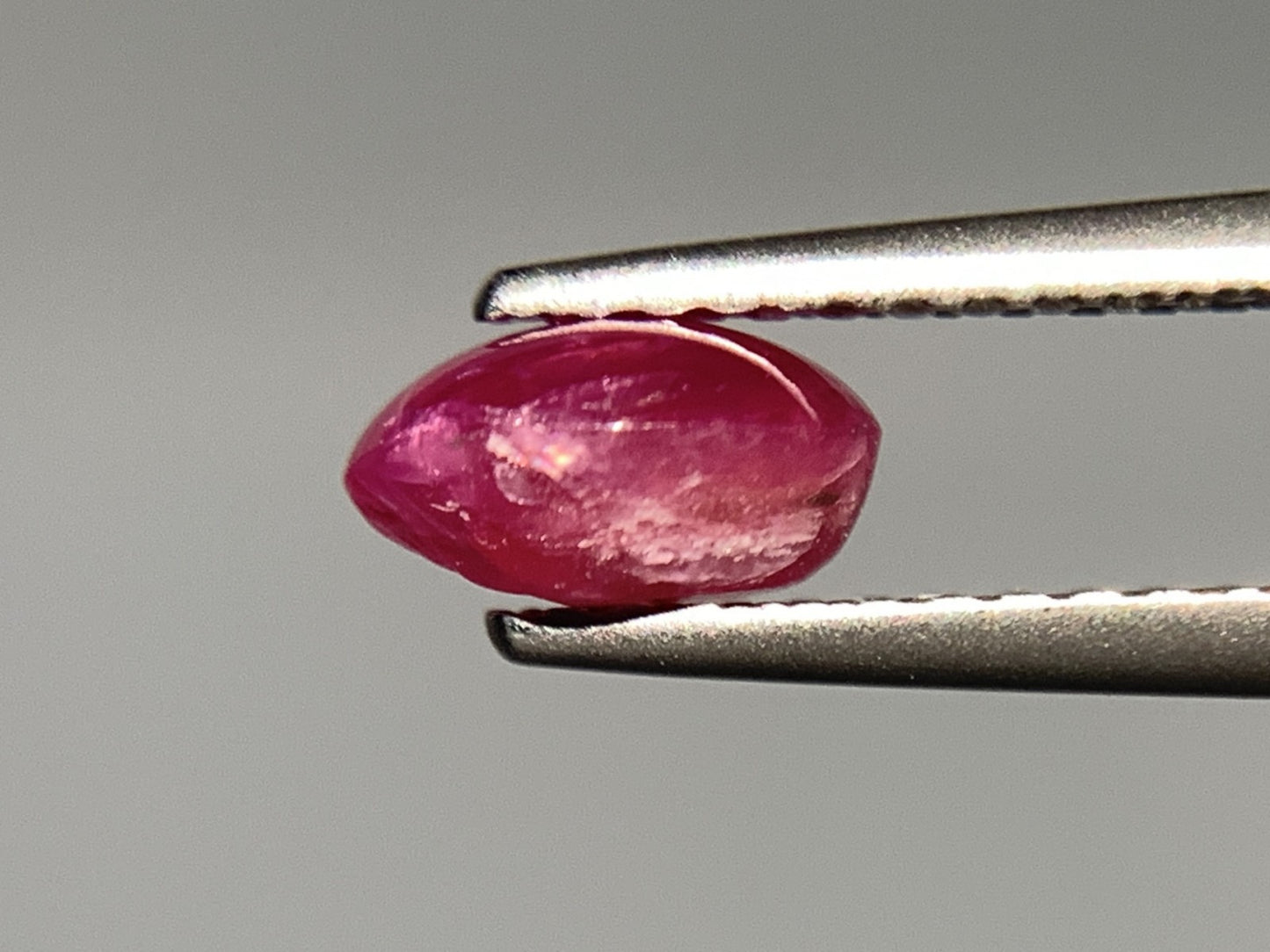 スタールビー 1.358ct 宝石ソーティング付き  6.6㎜×5.8㎜×3.5㎜   ルース（ 裸石 ） 2435Y