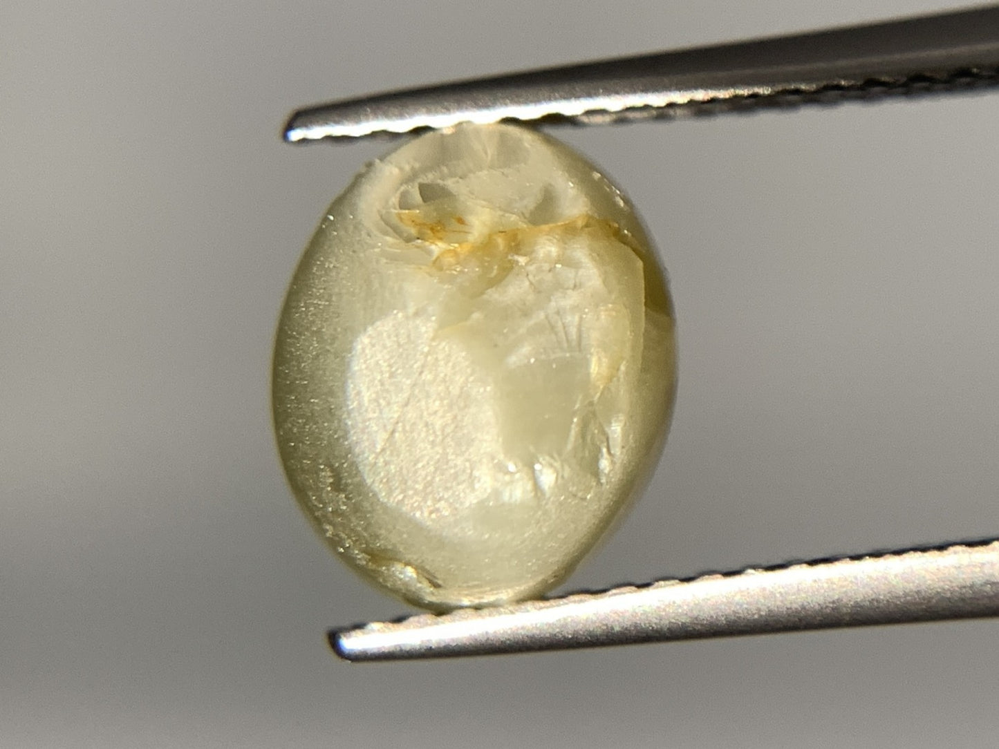 クリソベリルキャッツアイ 4.371ct 宝石ソーティング付き  9.4㎜×7.5㎜×6.3㎜   ルース（ 裸石 ） 2411Y2