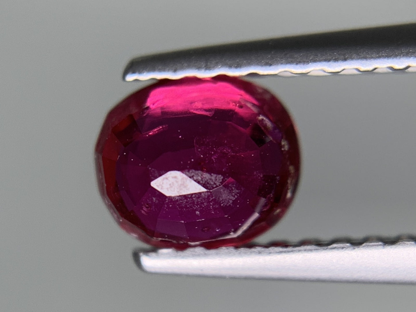 ルビー 天然 0.783ct 宝石ソーティング付き 5.6㎜×4.8㎜×3.1㎜ ルース（ 裸石 ） 7756Y