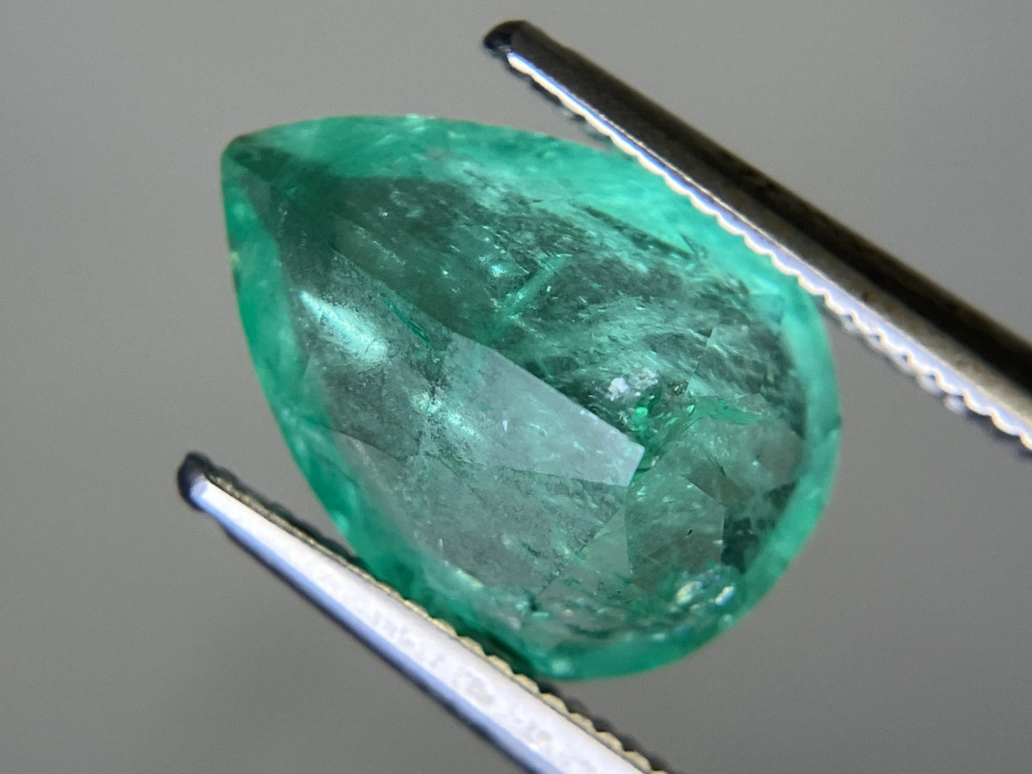 エメラルド 3.783ct 宝石ソーティング付き 12.7㎜×9.3㎜×6.3㎜ ルース（ 裸石 ） 4127YY