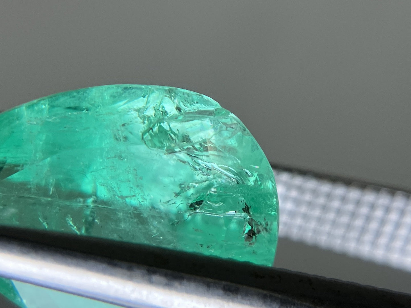 エメラルド 3.783ct 宝石ソーティング付き 12.7㎜×9.3㎜×6.3㎜ ルース（ 裸石 ） 4127YY