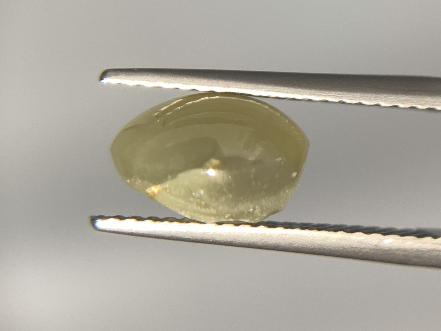 クリソベリルキャッツアイ 4.371ct 宝石ソーティング付き  9.4㎜×7.5㎜×6.3㎜   ルース（ 裸石 ） 2411Y2