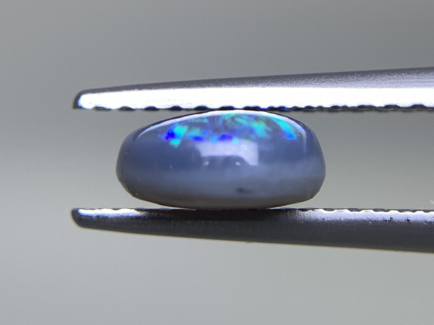 ブラックオパール 天然  1.134ct  宝石ソーティング付き  7.3㎜×6.9㎜×3.3㎜ ルース（ 裸石 ）  5803Y