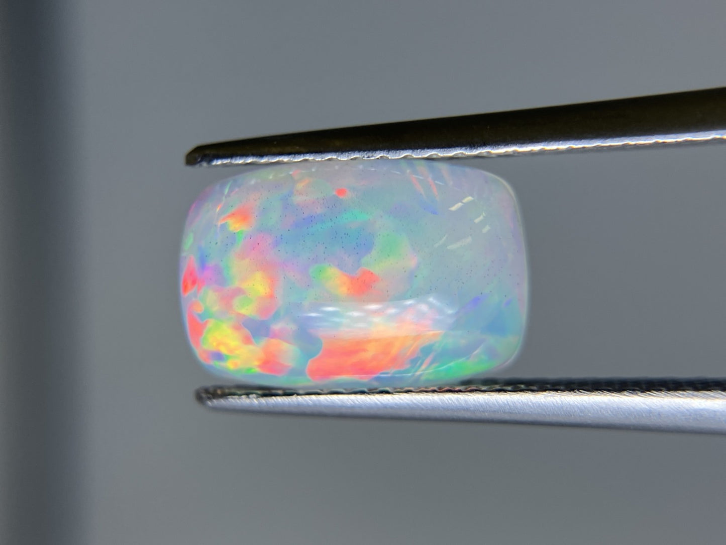 オパール 2.392ct 宝石ソーティング付き 12.1㎜×8.0㎜×4.3㎜ ルース（ 裸石 ） 4571K