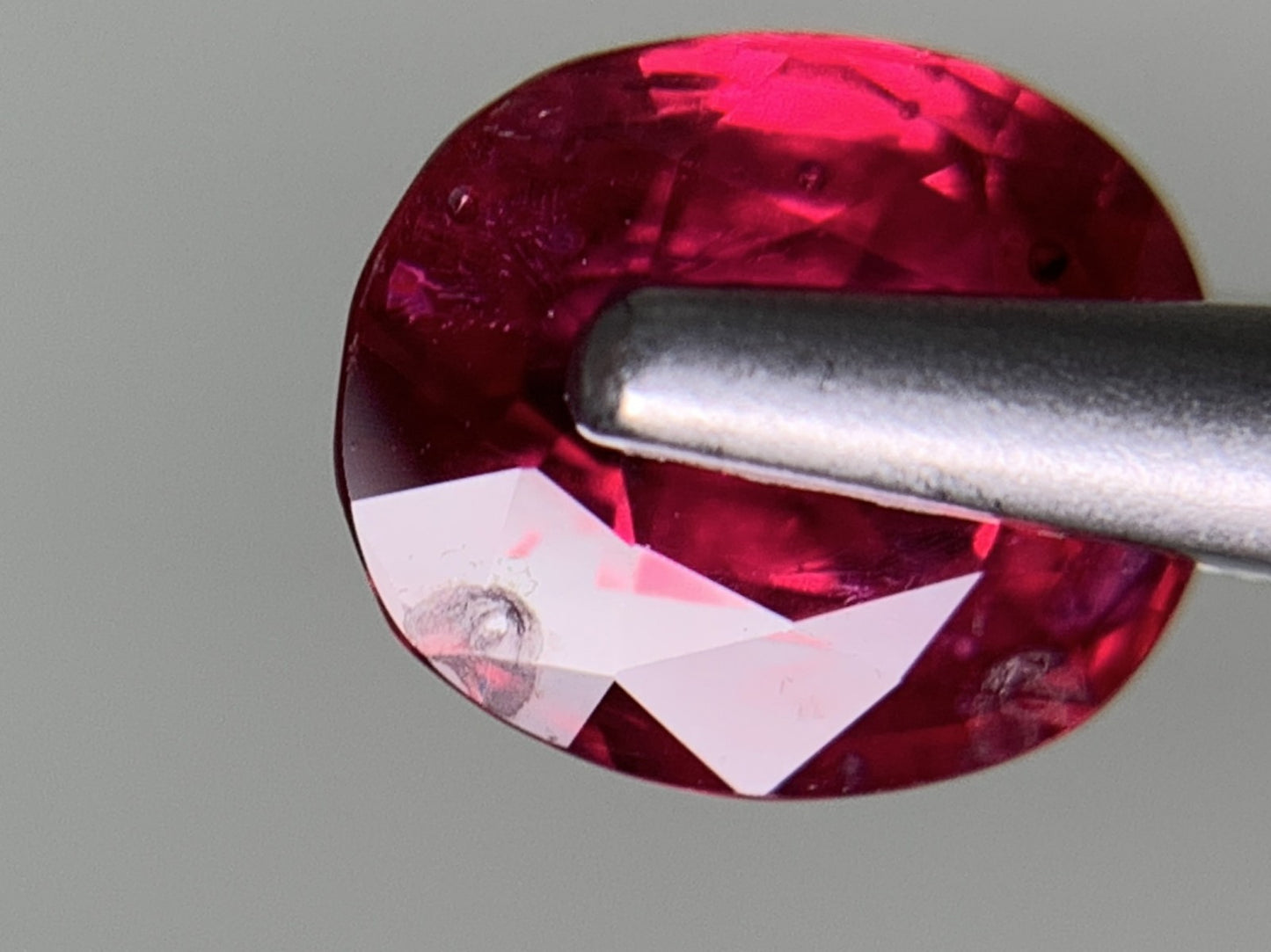 ルビー 天然 0.783ct 宝石ソーティング付き 5.6㎜×4.8㎜×3.1㎜ ルース（ 裸石 ） 7756Y