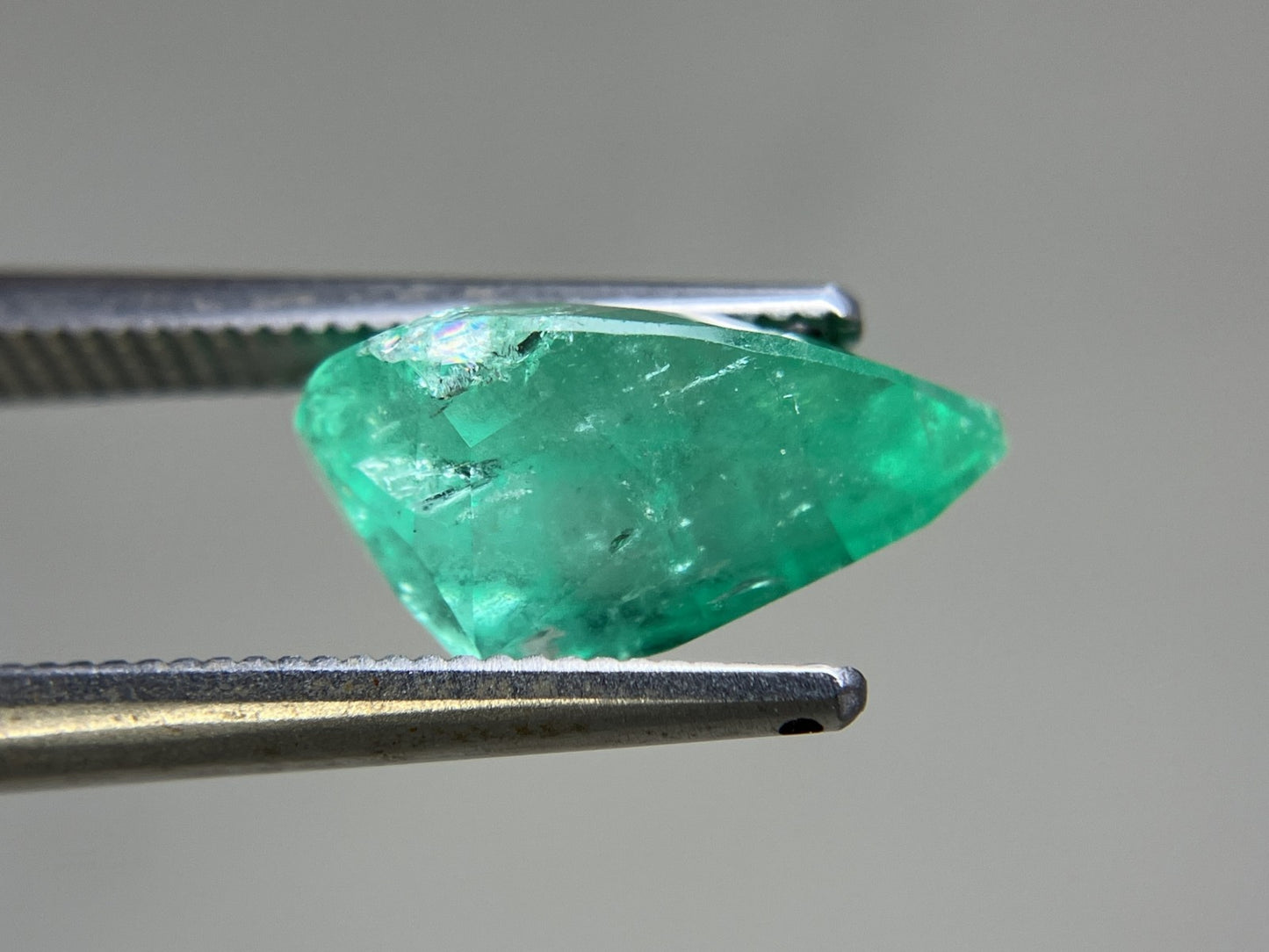 エメラルド 3.783ct 宝石ソーティング付き 12.7㎜×9.3㎜×6.3㎜ ルース（ 裸石 ） 4127YY