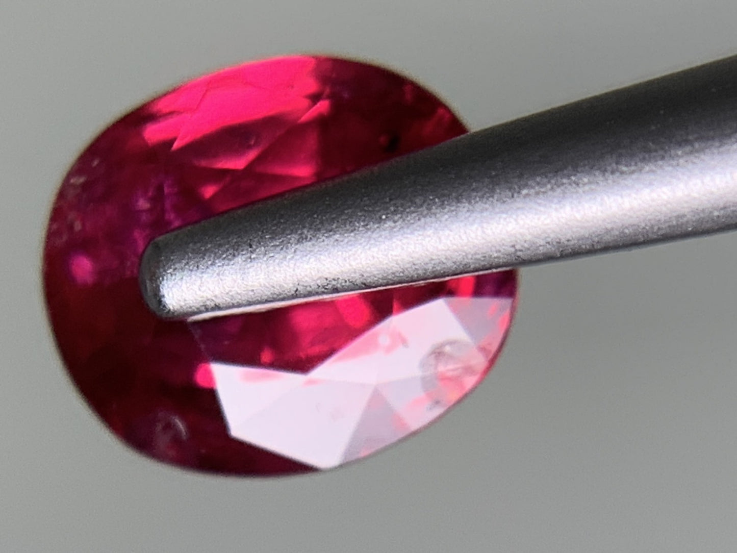 ルビー 天然 0.783ct 宝石ソーティング付き 5.6㎜×4.8㎜×3.1㎜ ルース（ 裸石 ） 7756Y