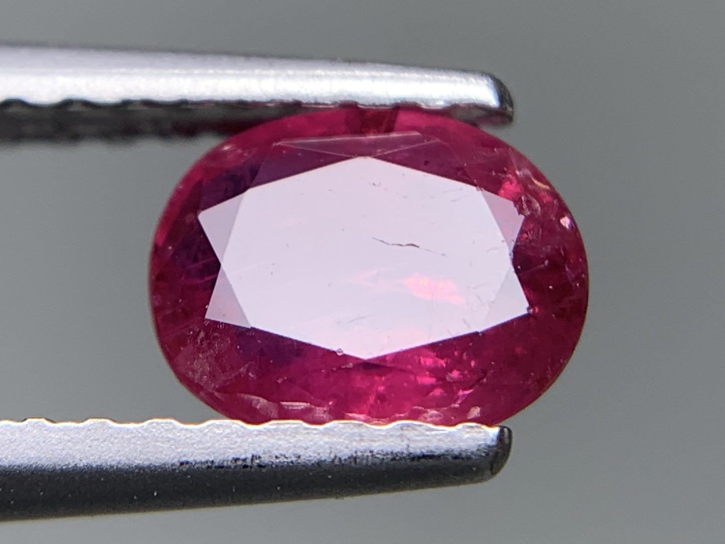 ルビー 天然 0.908ct 宝石ソーティング付き 6.2㎜×5.0㎜×2.9㎜ ルース（ 裸石 ） 7729Y