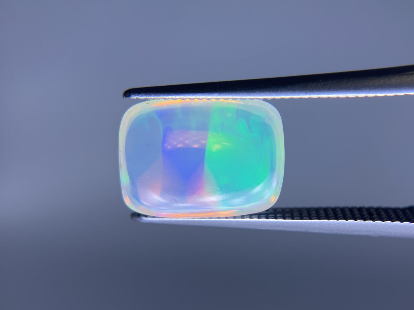 オパール 2.584ct 宝石ソーティング付き 12.0㎜×8.9㎜×4.2㎜ ルース（ 裸石 ） 4570K