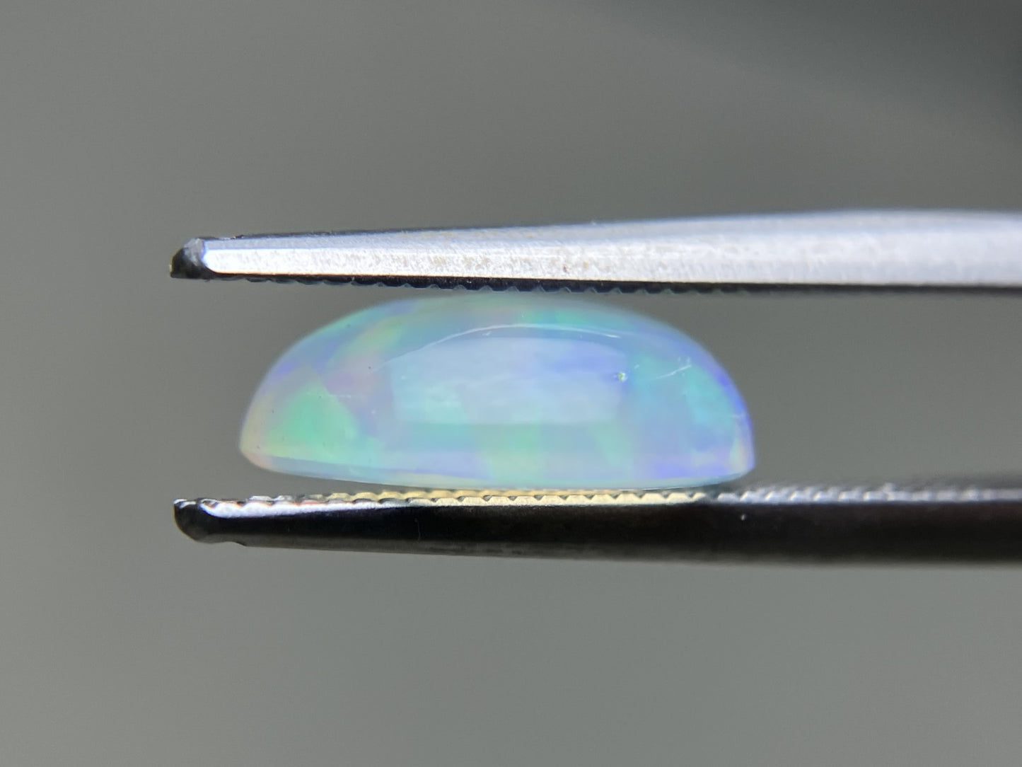 オパール 1.634ct 宝石ソーティング付き  11.5㎜×8.9㎜×4.3㎜  ルース（ 裸石 ） 3903YY