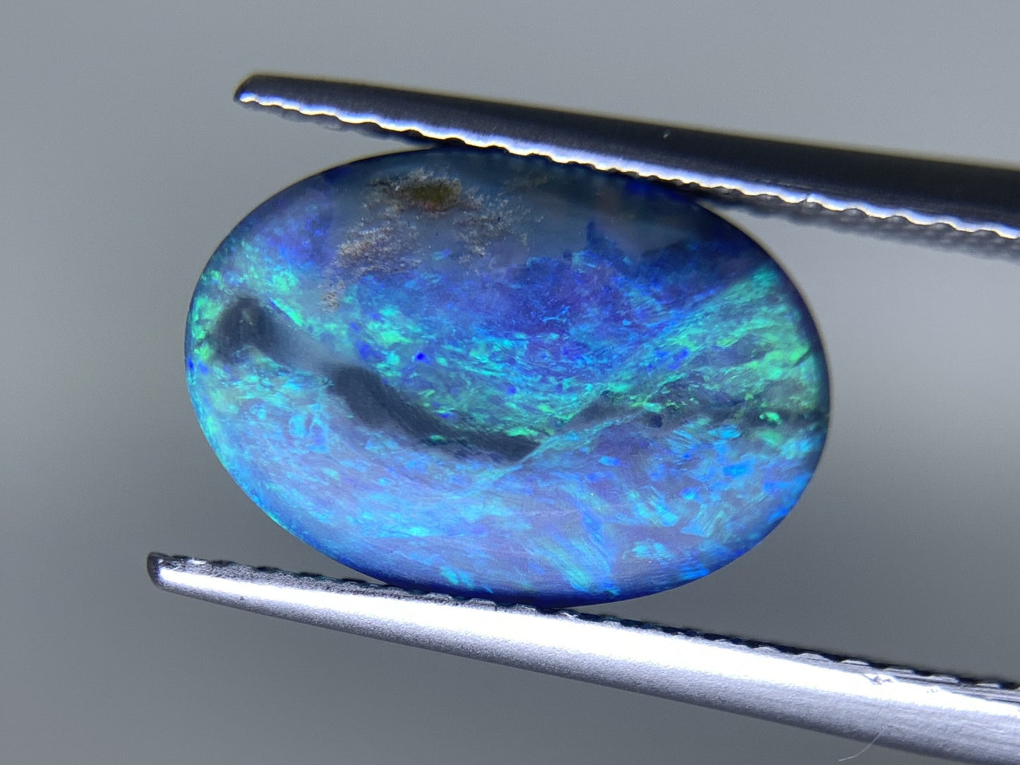 ブラックオパール 天然  2.593ct  宝石ソーティング付き  12.7㎜×9.1㎜×3.5㎜ ルース（ 裸石 ）  5889Y