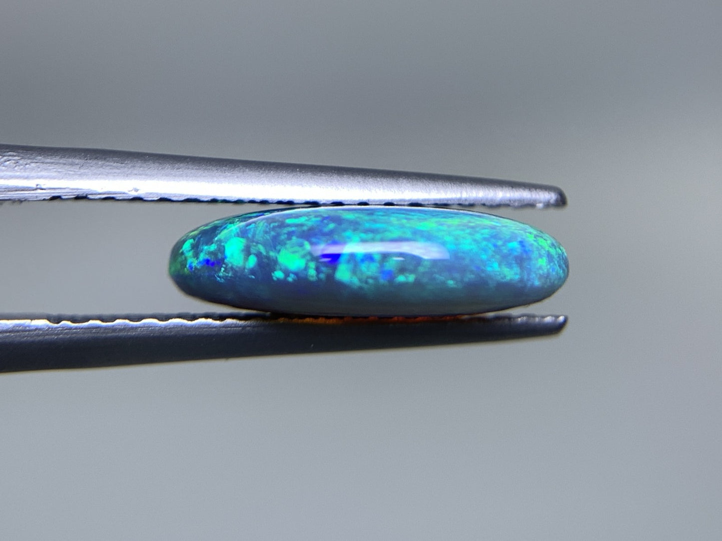 ブラックオパール 天然  2.593ct  宝石ソーティング付き  12.7㎜×9.1㎜×3.5㎜ ルース（ 裸石 ）  5889Y