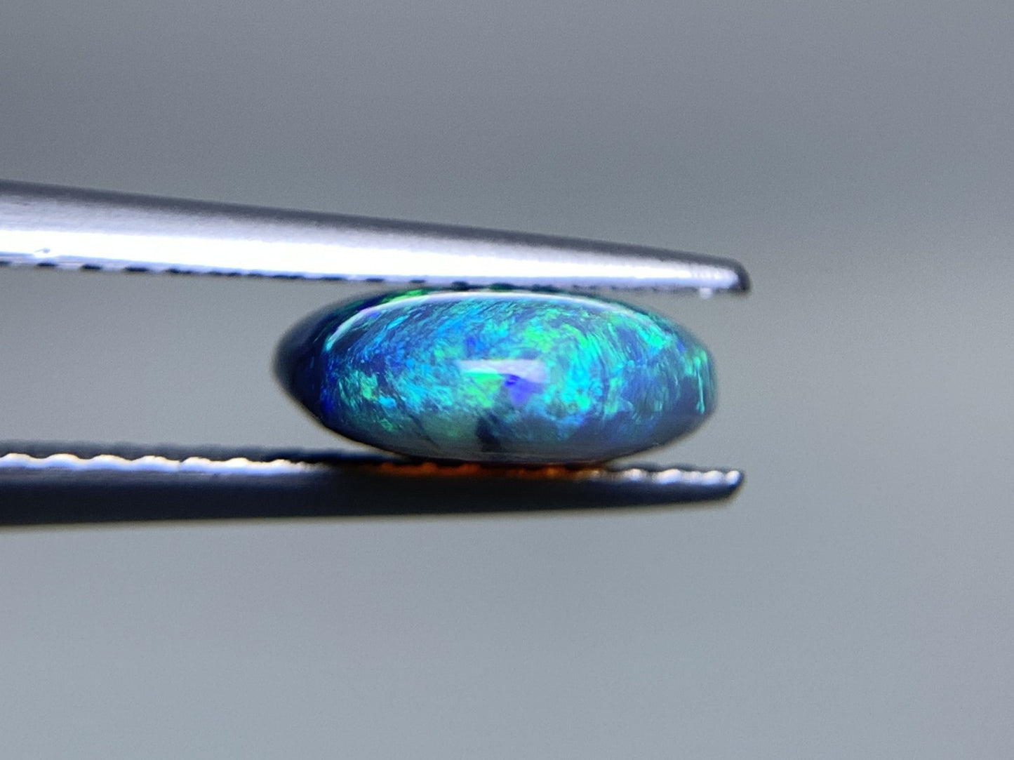 ブラックオパール 天然  2.593ct  宝石ソーティング付き  12.7㎜×9.1㎜×3.5㎜ ルース（ 裸石 ）  5889Y