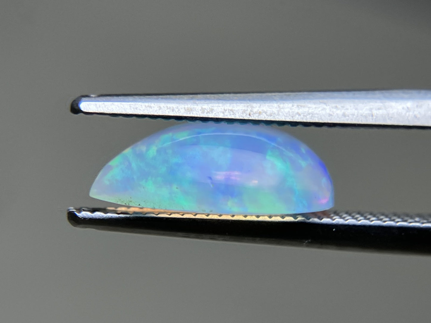 オパール 1.918ct 宝石ソーティング付き  11.9㎜×9.0㎜×4.2㎜  ルース（ 裸石 ） 3899YY