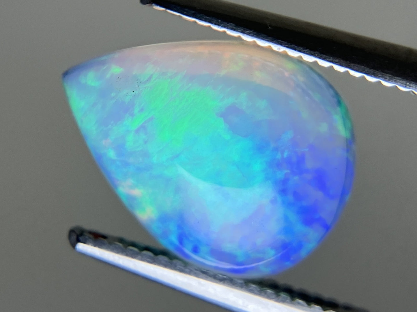 オパール 1.918ct 宝石ソーティング付き  11.9㎜×9.0㎜×4.2㎜  ルース（ 裸石 ） 3899YY