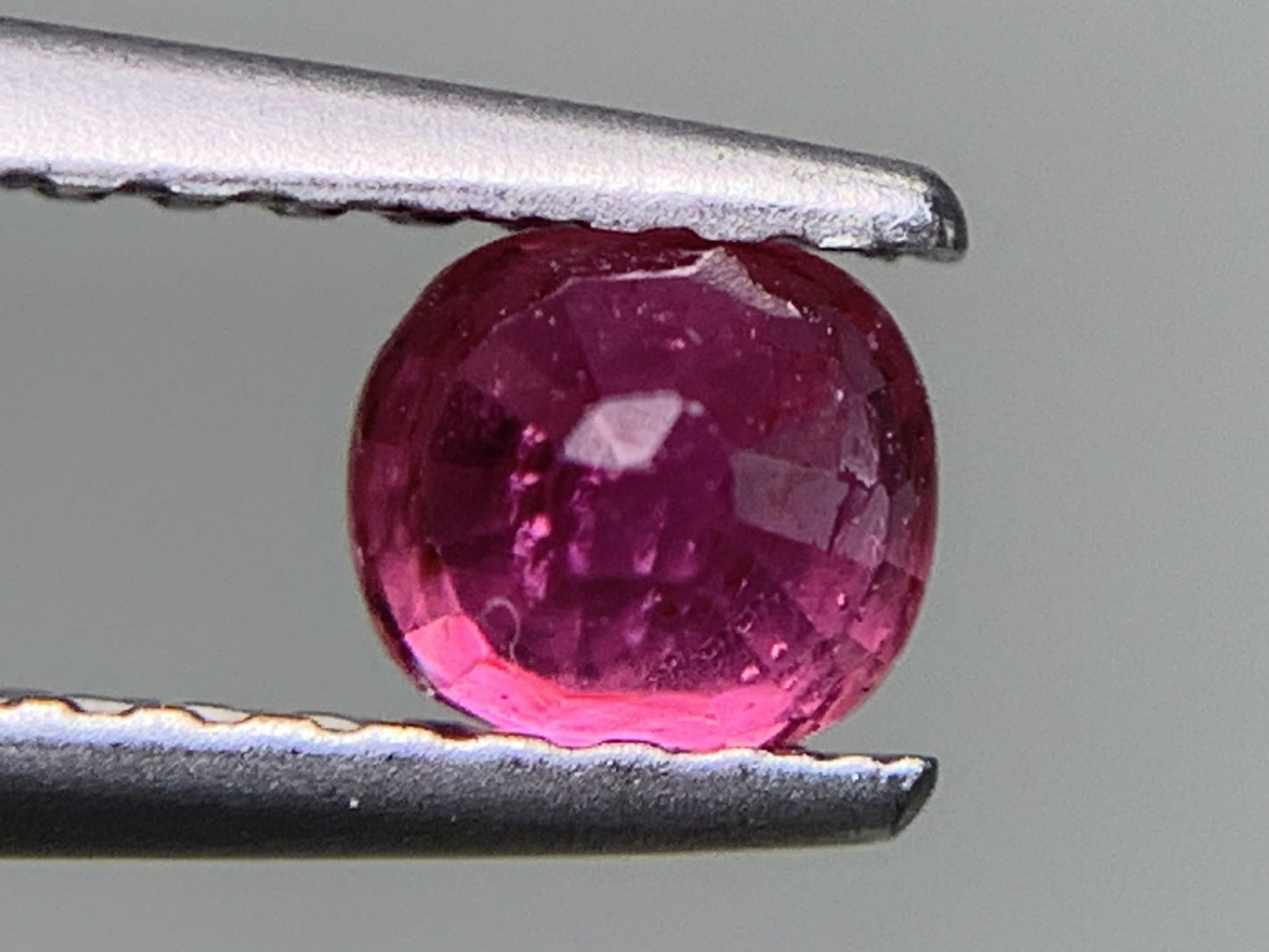 ルビー 天然 0.534ct 宝石ソーティング付き 4.3㎜×3.8㎜×3.2㎜ ルース（ 裸石 ） 7730Y