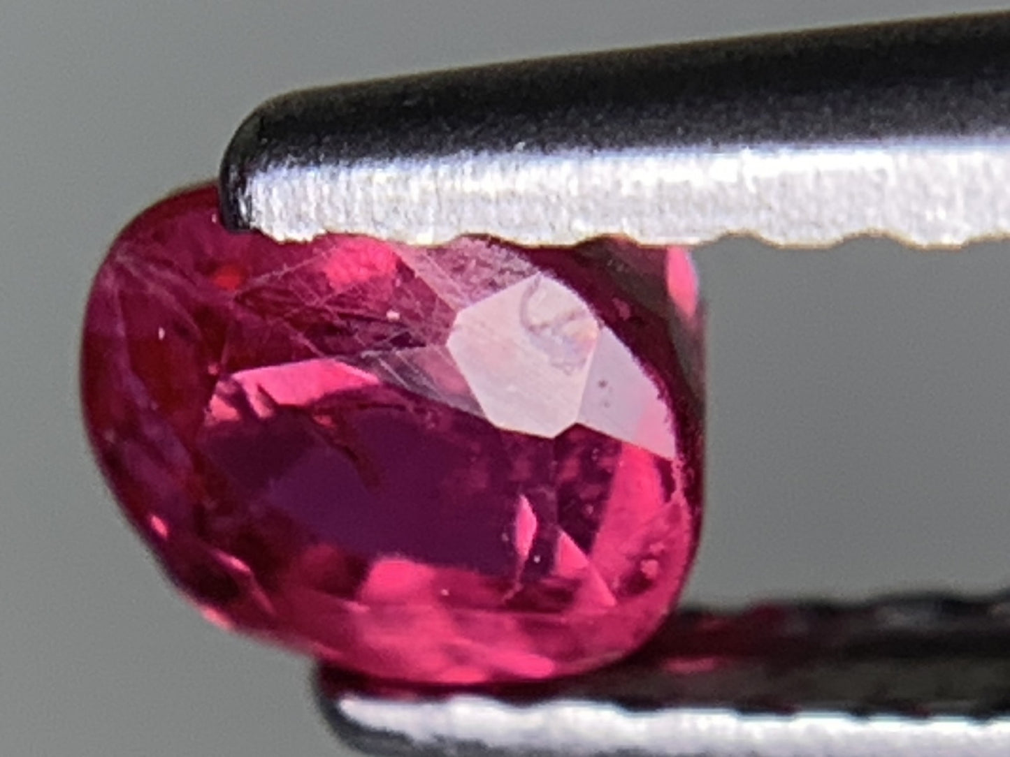 ルビー 天然 0.534ct 宝石ソーティング付き 4.3㎜×3.8㎜×3.2㎜ ルース（ 裸石 ） 7730Y