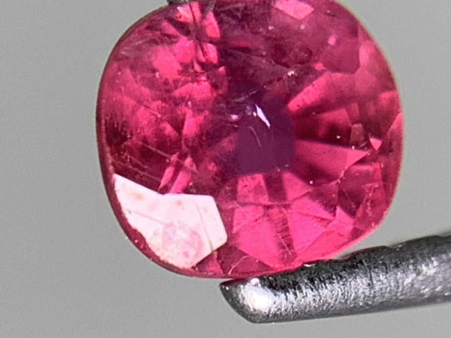 ルビー 天然 0.534ct 宝石ソーティング付き 4.3㎜×3.8㎜×3.2㎜ ルース（ 裸石 ） 7730Y