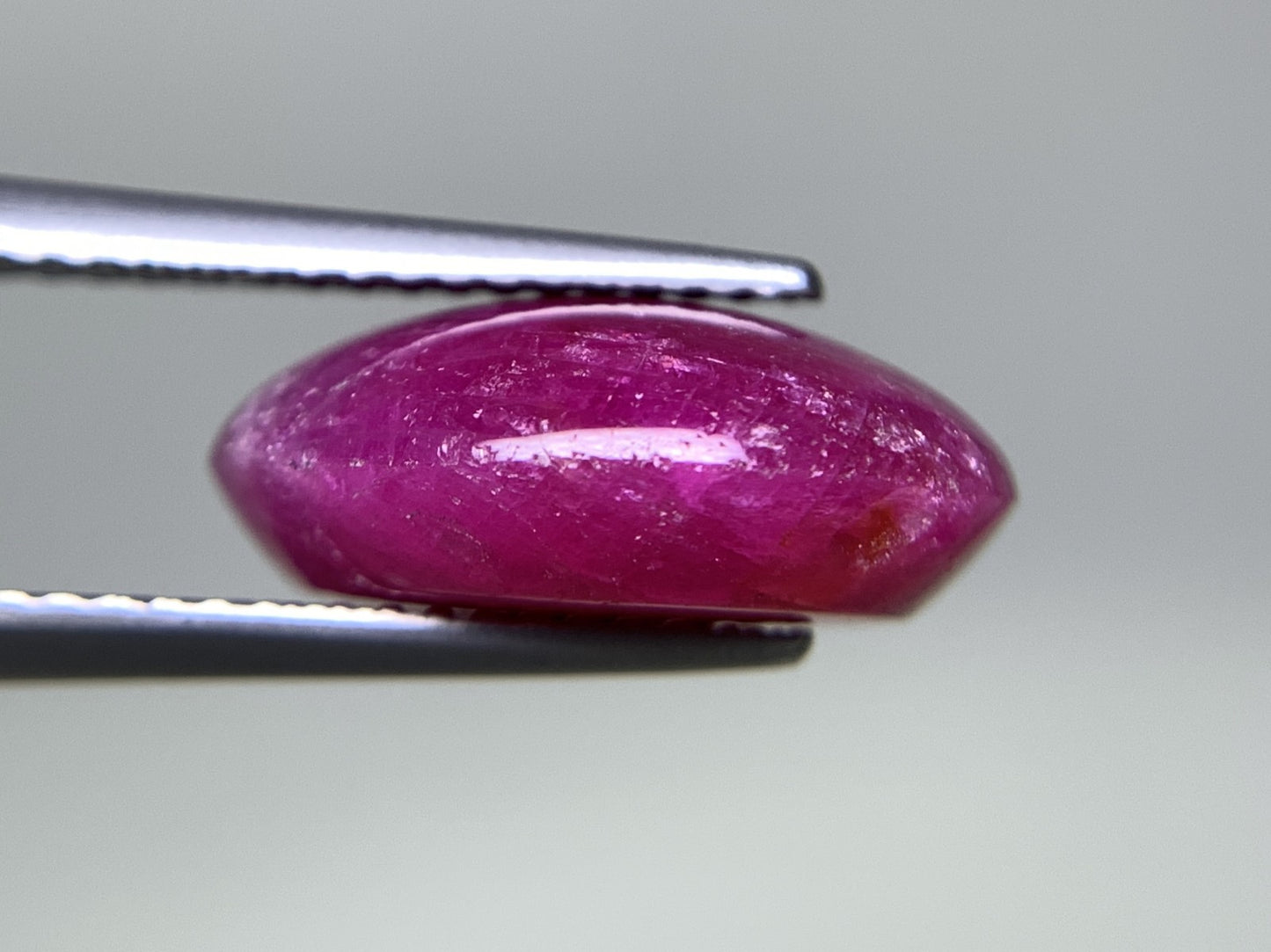 ルビー 天然 9.407ct 宝石ソーティング付き 14.4㎜×10.8㎜×5.7㎜ ルース（ 裸石 ） 6793Y