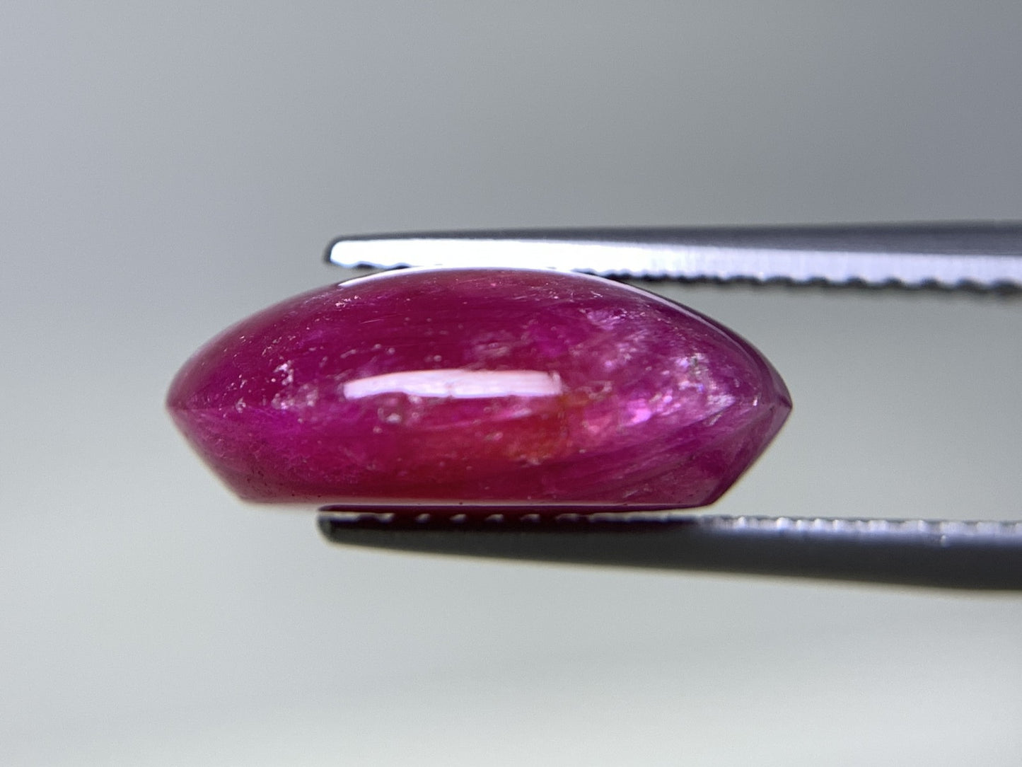ルビー 天然 9.407ct 宝石ソーティング付き 14.4㎜×10.8㎜×5.7㎜ ルース（ 裸石 ） 6793Y