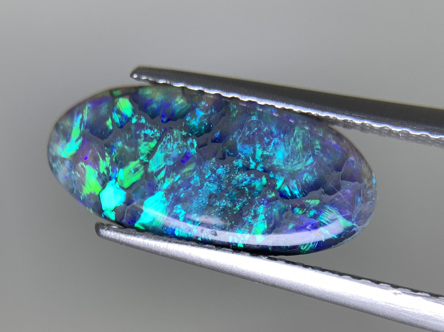 ブラックオパール 1.825ct  中央宝石ソーティング付き  16.2㎜×7.4㎜×2.4㎜  天然 ルース（ 裸石 ） 4907Y
