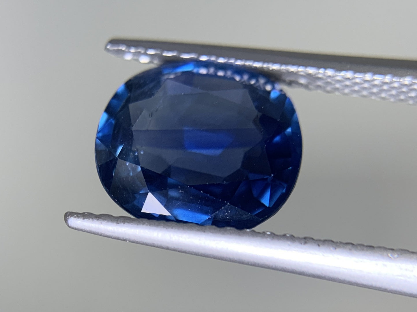 サファイア  3.151ct  宝石ソーティング付き  9.6㎜×8.3㎜×4.0㎜  ルース（ 裸石 ） 1748Y