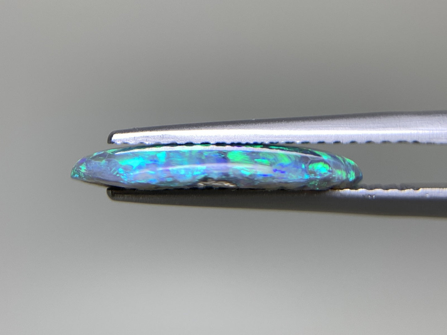 ブラックオパール 1.825ct  中央宝石ソーティング付き  16.2㎜×7.4㎜×2.4㎜  天然 ルース（ 裸石 ） 4907Y