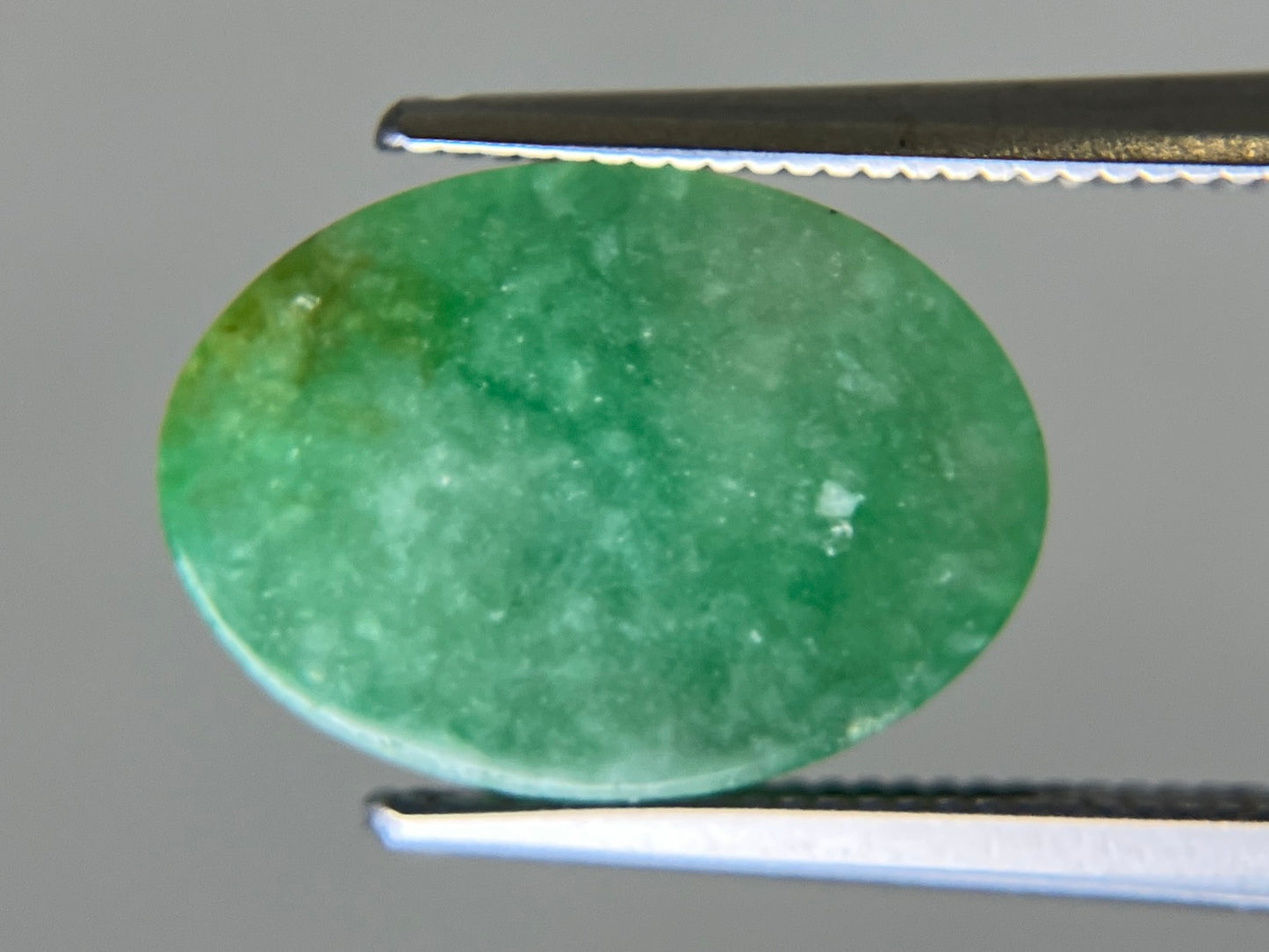 ひすい（ヒスイ 翡翠） 天然 3.822ct 宝石ソーティング付き 13.8㎜×10.0㎜×3.2㎜ ルース（ 裸石 ） 6714YY