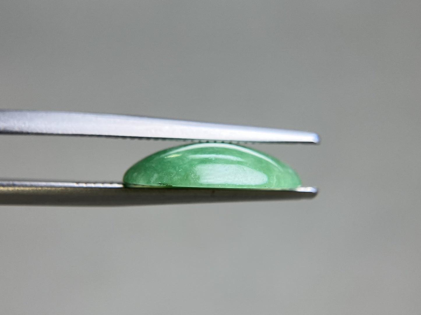 ひすい（ヒスイ 翡翠） 天然 3.822ct 宝石ソーティング付き 13.8㎜×10.0㎜×3.2㎜ ルース（ 裸石 ） 6714YY
