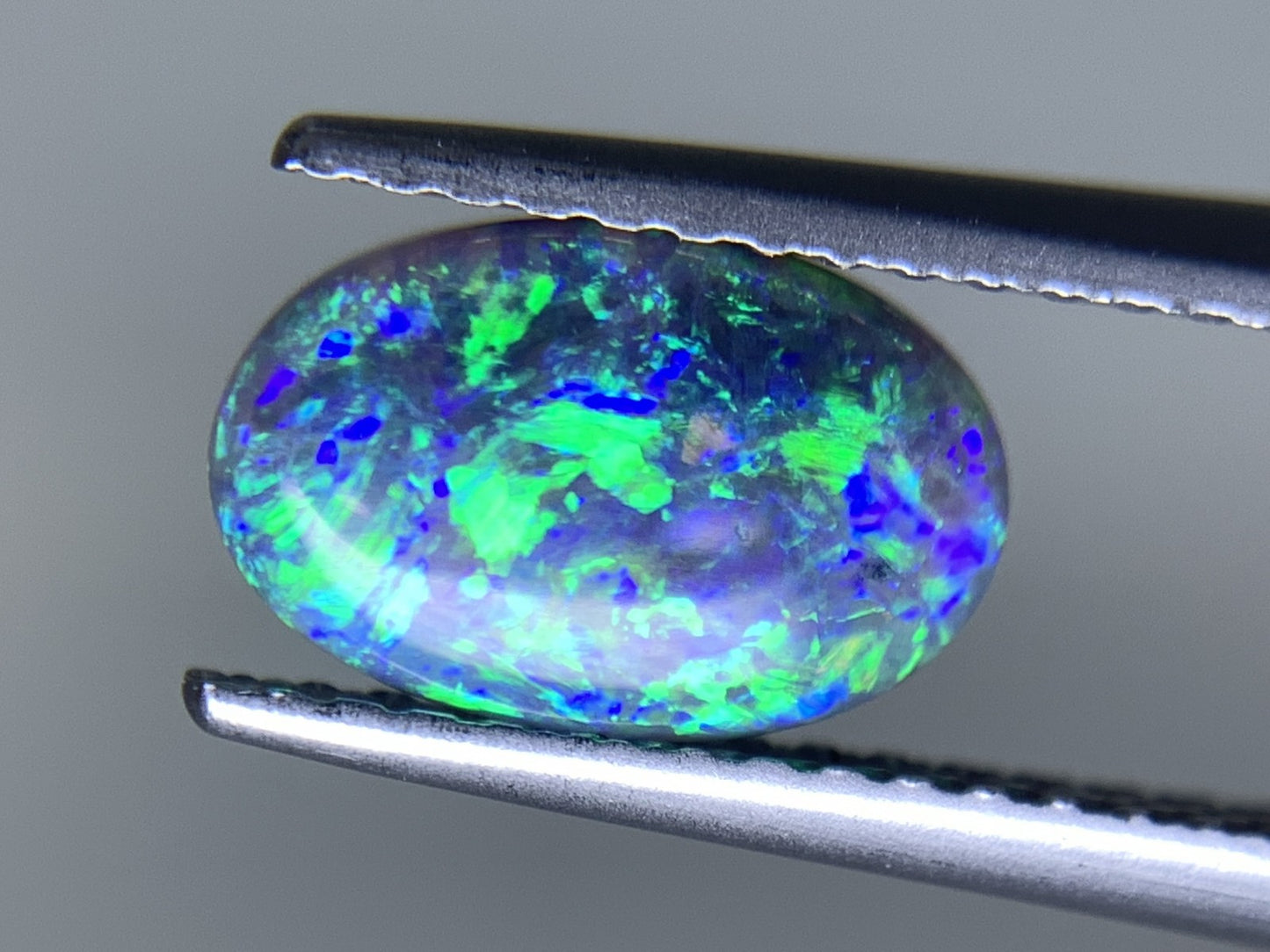 ブラックオパール 天然  0.927ct  宝石ソーティング付き  9.2㎜×6.0㎜×2.5㎜ ルース（ 裸石 ）  5758Y