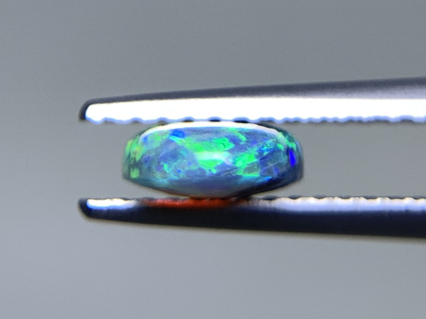 ブラックオパール 天然  0.927ct  宝石ソーティング付き  9.2㎜×6.0㎜×2.5㎜ ルース（ 裸石 ）  5758Y