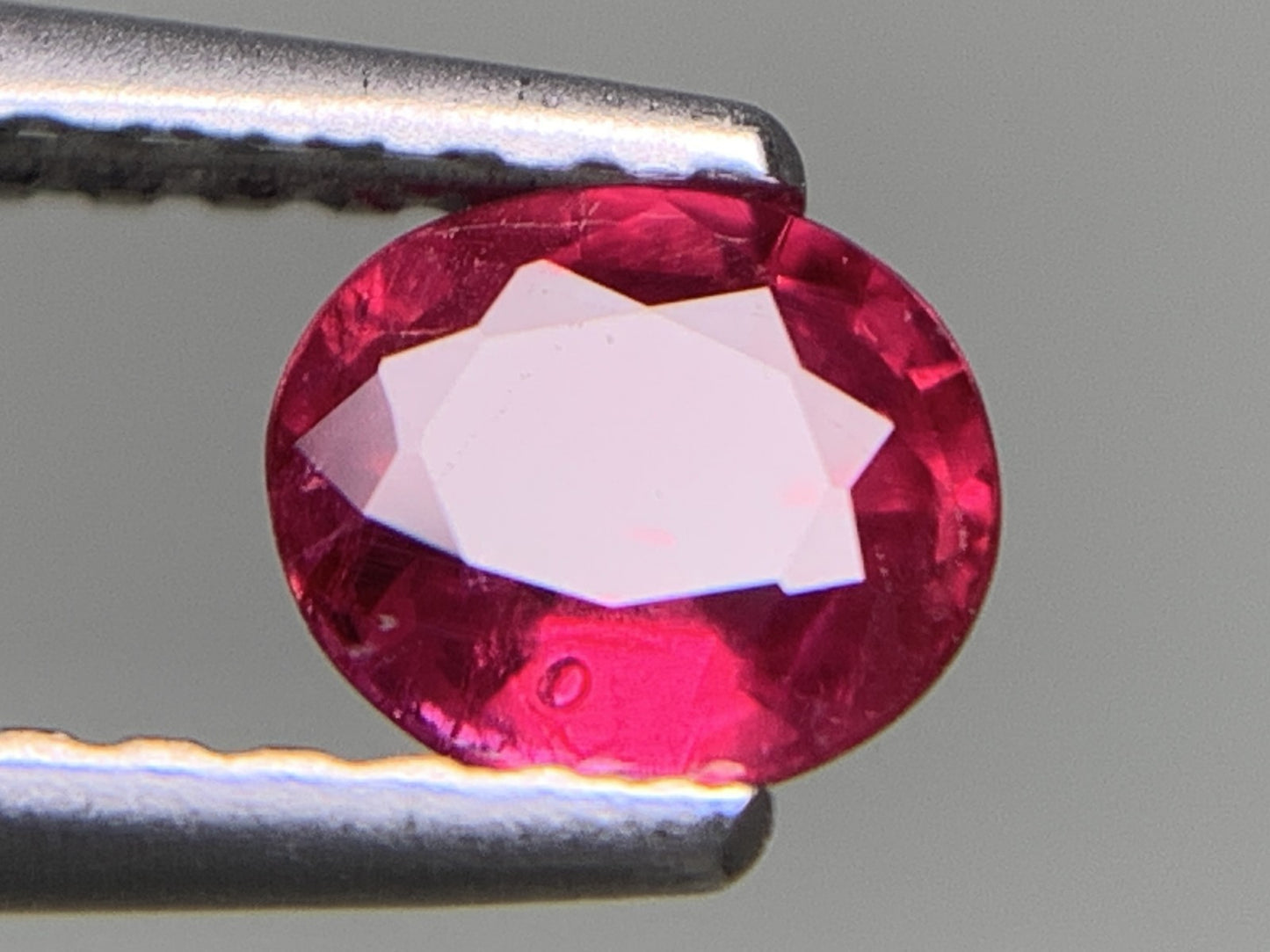 ルビー 天然 0.530ct 宝石ソーティング付き 5.0㎜×4.4㎜×2.6㎜ ルース（ 裸石 ） 7722Y