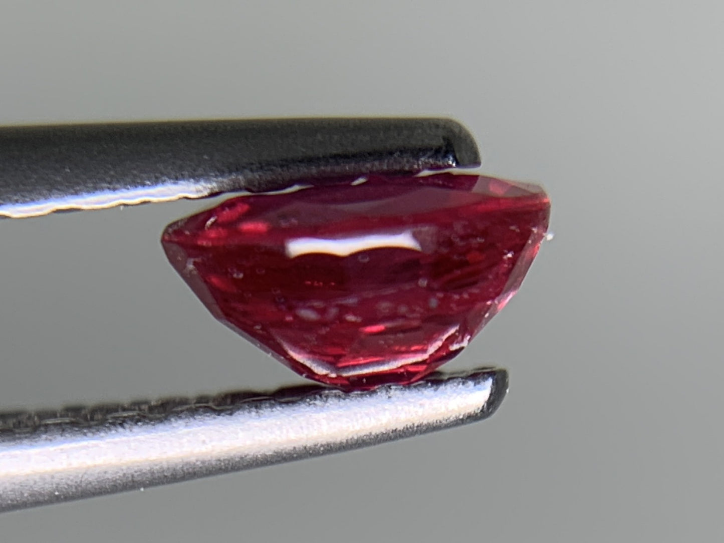 ルビー 天然 0.530ct 宝石ソーティング付き 5.0㎜×4.4㎜×2.6㎜ ルース（ 裸石 ） 7722Y
