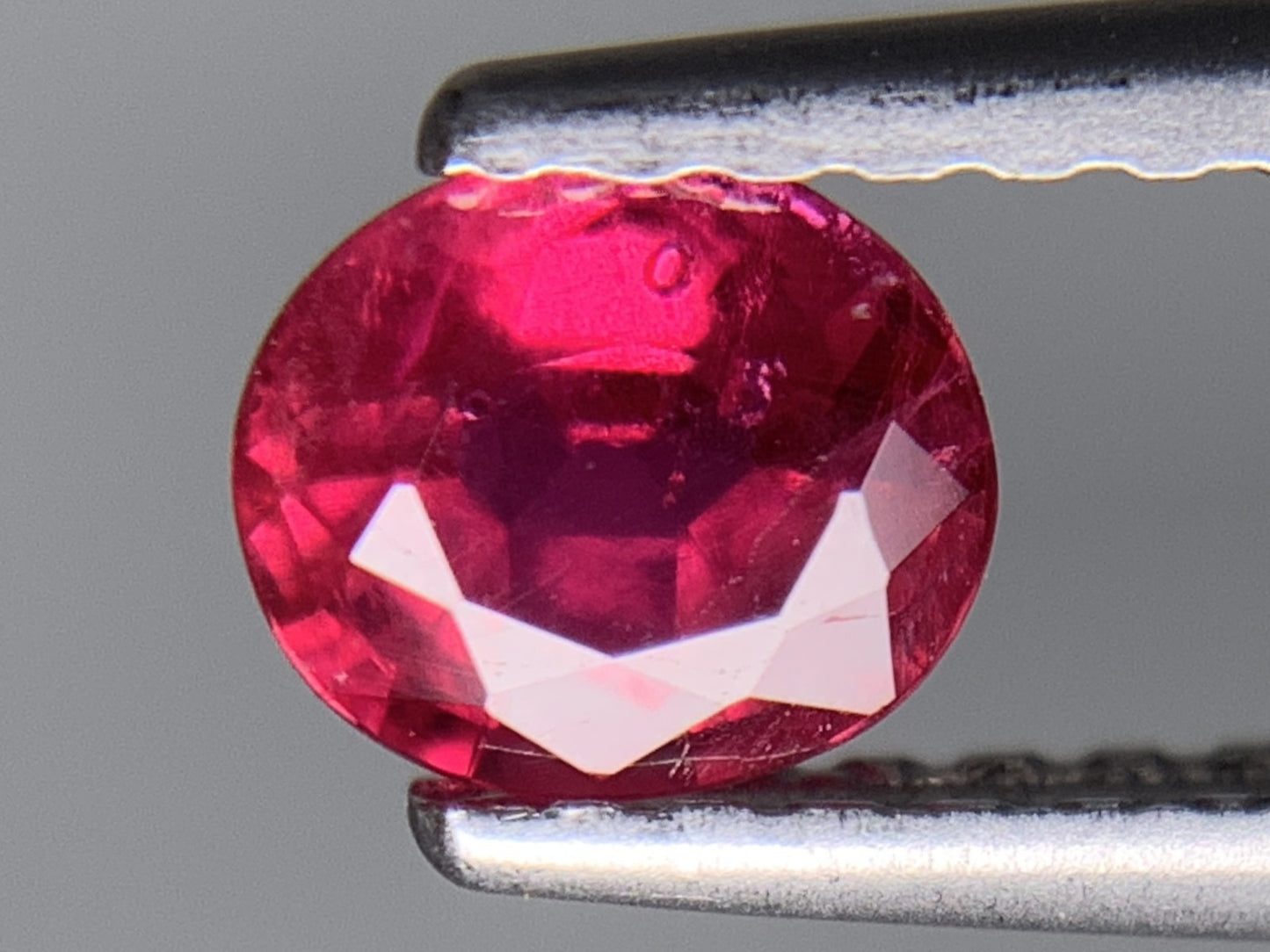ルビー 天然 0.530ct 宝石ソーティング付き 5.0㎜×4.4㎜×2.6㎜ ルース（ 裸石 ） 7722Y