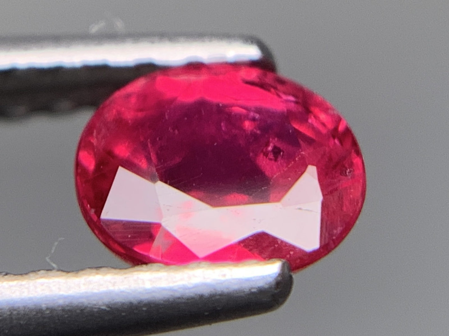 ルビー 天然 0.530ct 宝石ソーティング付き 5.0㎜×4.4㎜×2.6㎜ ルース（ 裸石 ） 7722Y