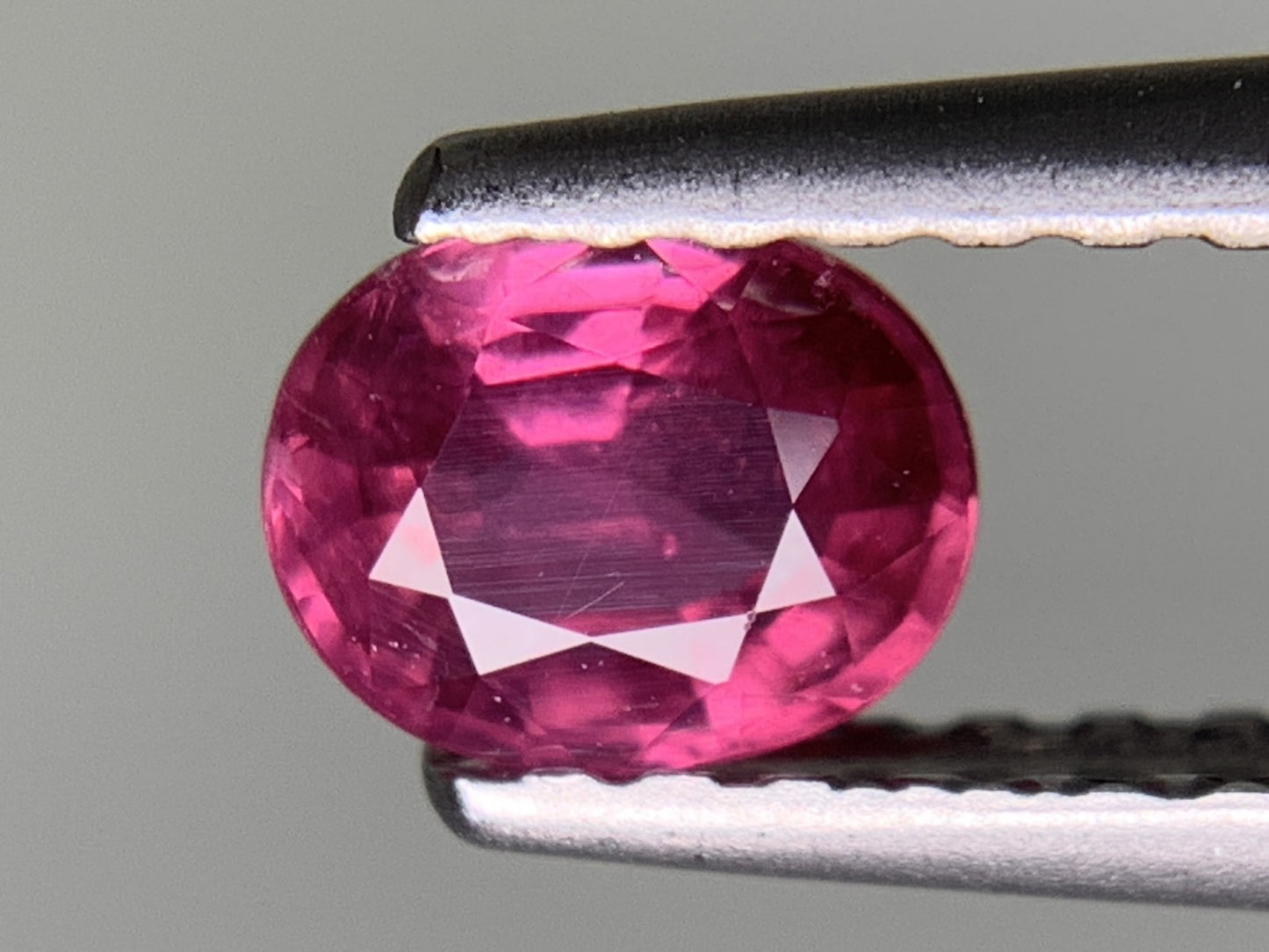 ルビー 天然 0.471ct 宝石ソーティング付き 5.0㎜×3.9㎜×2.4㎜ ルース（ 裸石 ） 7735Y