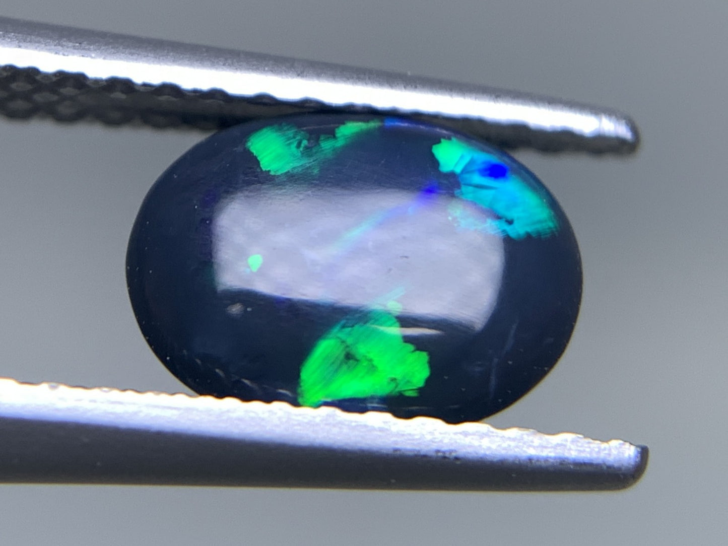 ブラックオパール 天然 0.772ct 宝石ソーティング付き 8.0㎜×6.2㎜×2.4㎜ ルース（ 裸石 ） 5893Y