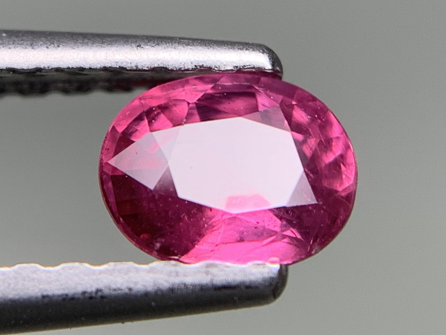 ルビー 天然 0.471ct 宝石ソーティング付き 5.0㎜×3.9㎜×2.4㎜ ルース（ 裸石 ） 7735Y