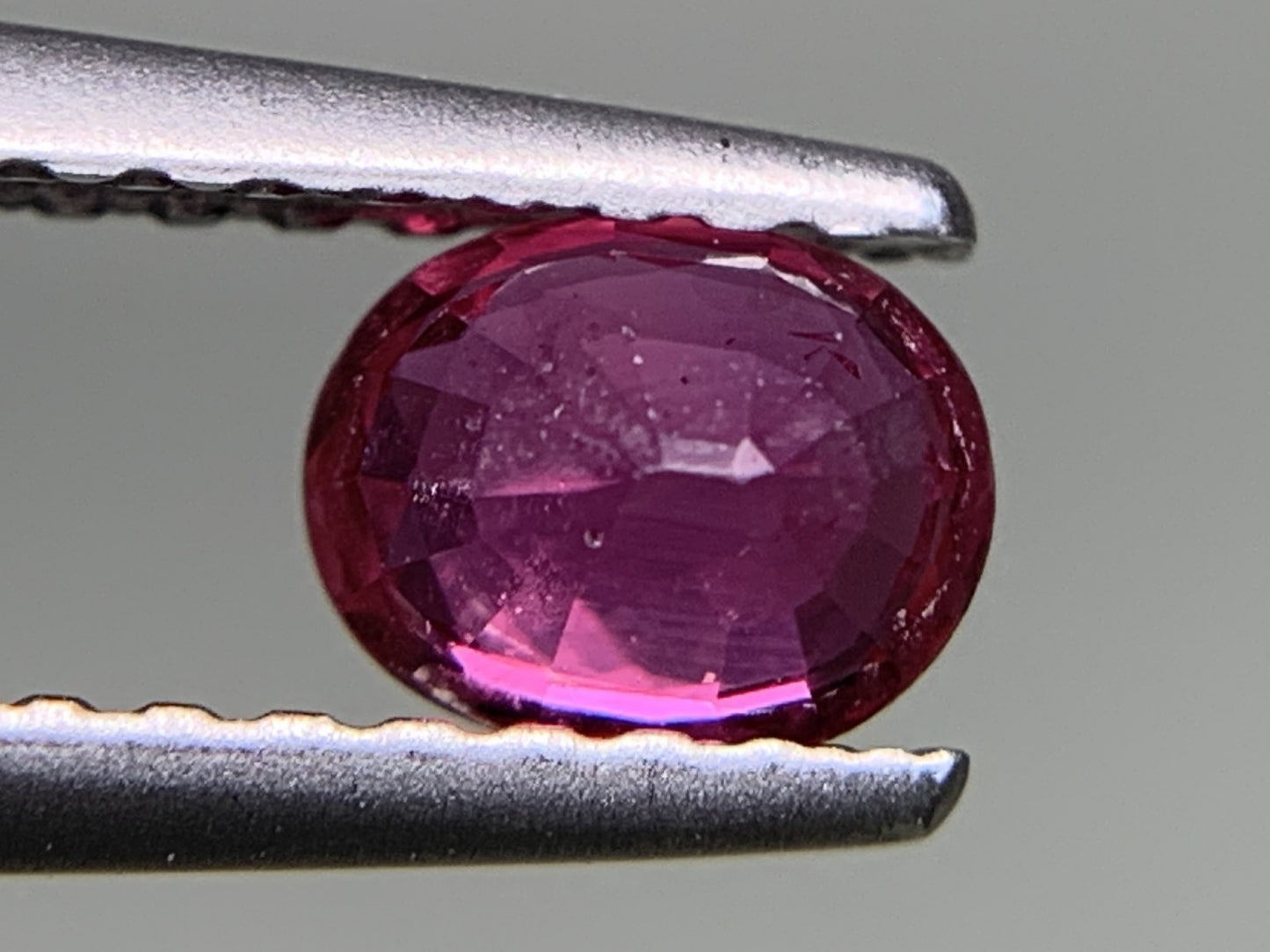 ルビー 天然 0.471ct 宝石ソーティング付き 5.0㎜×3.9㎜×2.4㎜ ルース（ 裸石 ） 7735Y