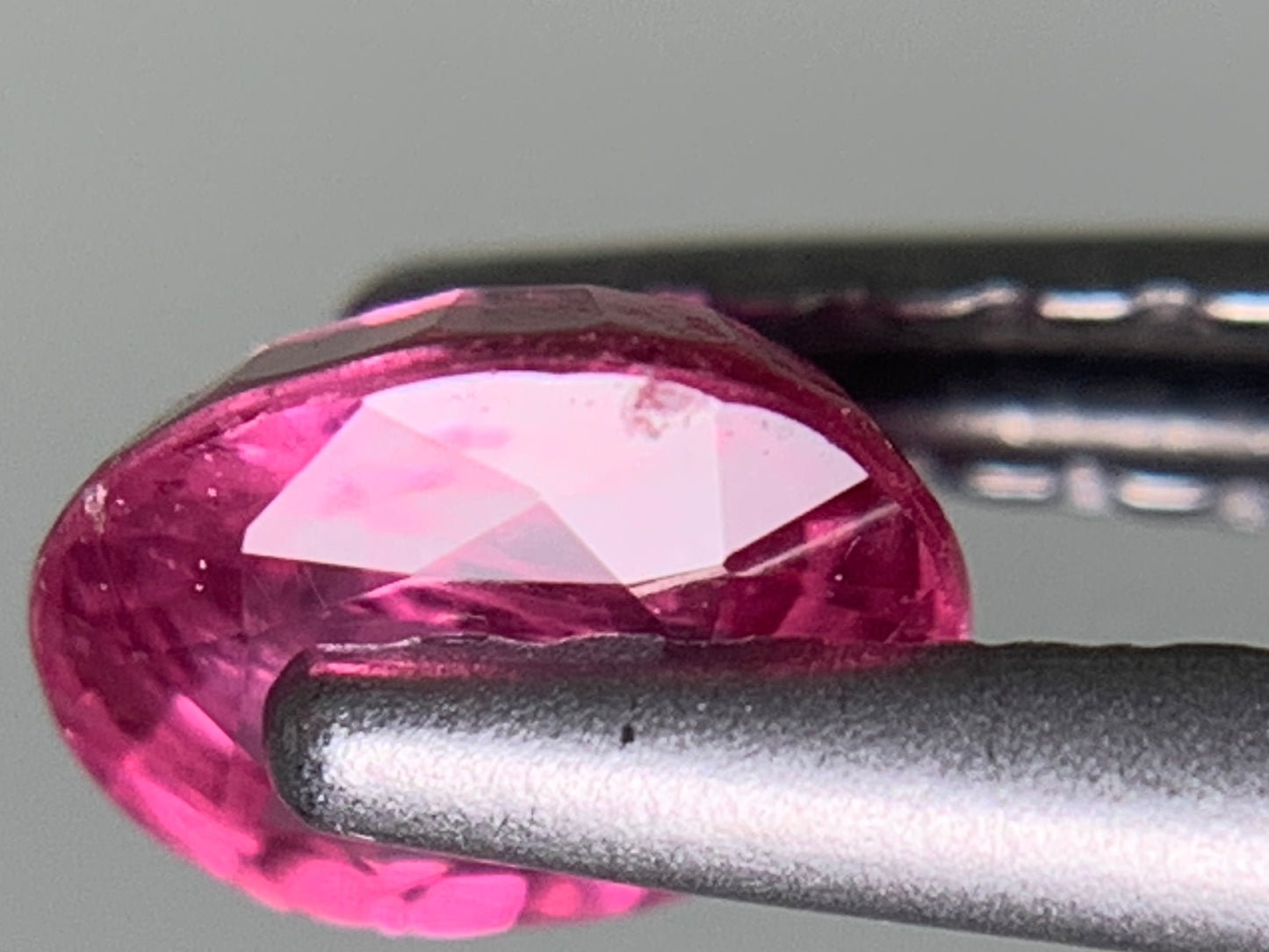 ルビー 天然 0.471ct 宝石ソーティング付き 5.0㎜×3.9㎜×2.4㎜ ルース（ 裸石 ） 7735Y