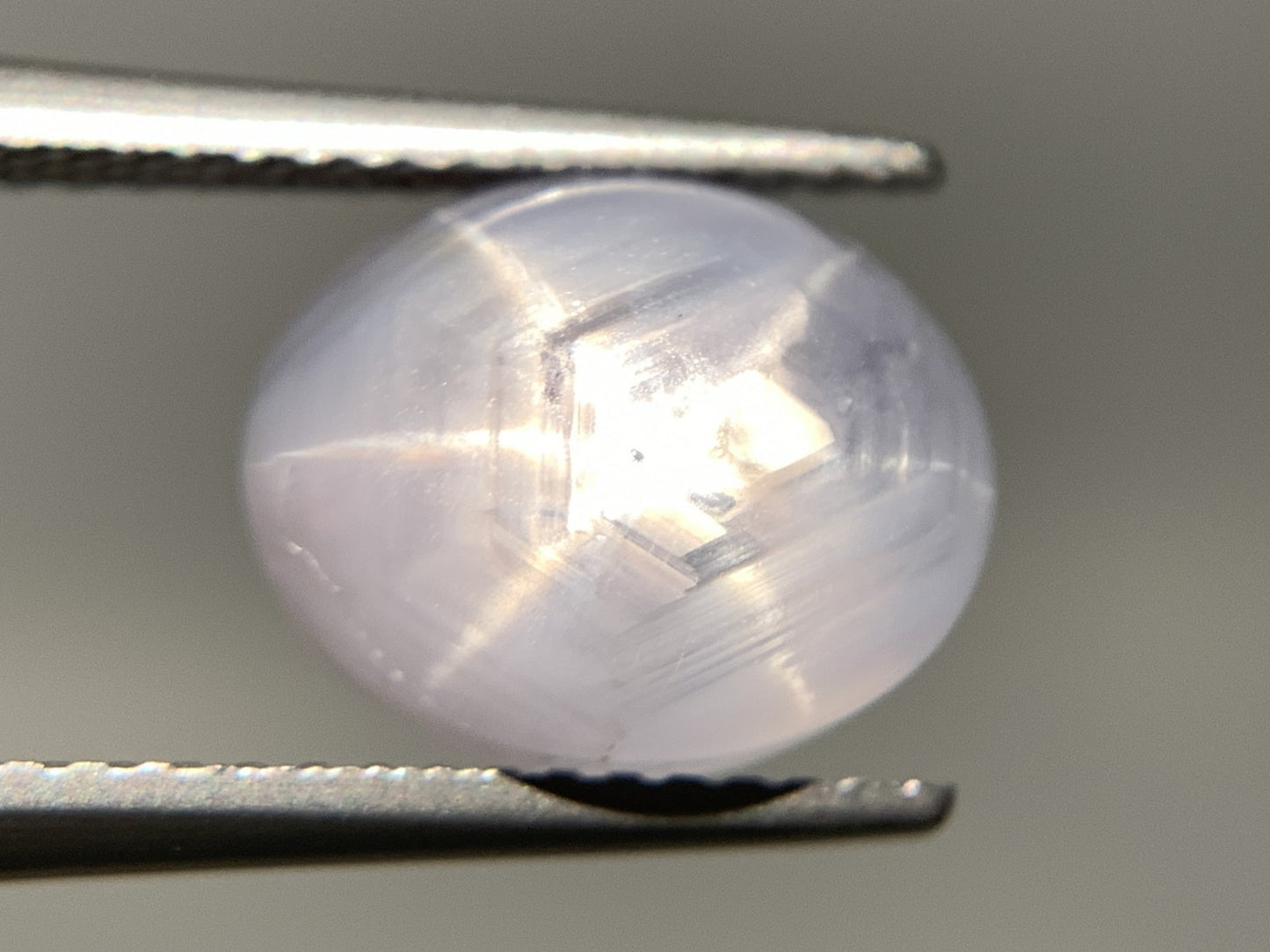スターサファイア 天然 5.952ct 中央宝石ソーティング付き 10.4㎜×8.5㎜×5.6㎜ ルース（ 裸石 ） 6733Y