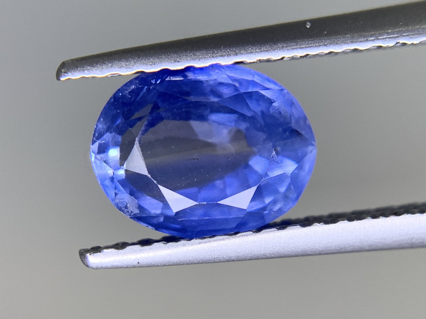 サファイア 1.751ct  宝石ソーティング付き  7.7㎜×6.1㎜×3.8㎜  ルース（ 裸石 ） 1742Y
