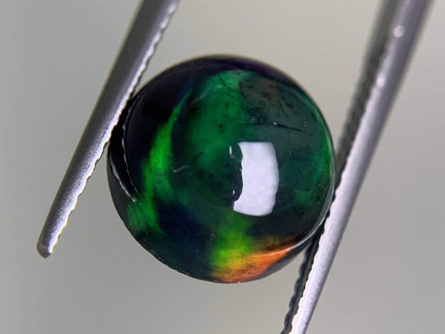 ブラックオパール(黒色化) 3.165ct 宝石ソーティング付き  10.4㎜×10.3㎜×5.9㎜  ルース（ 裸石 ） 3408Y