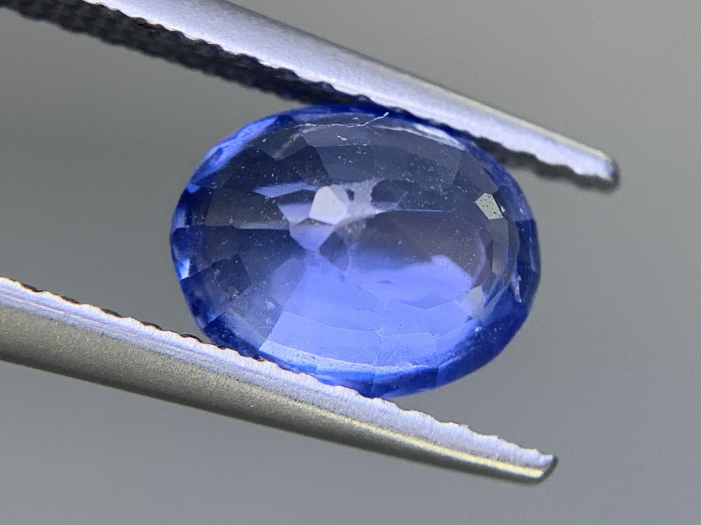 サファイア 1.751ct  宝石ソーティング付き  7.7㎜×6.1㎜×3.8㎜  ルース（ 裸石 ） 1742Y